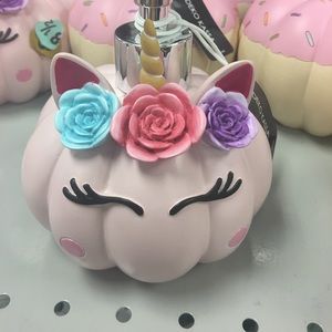 Meet your Posher, Yutzue